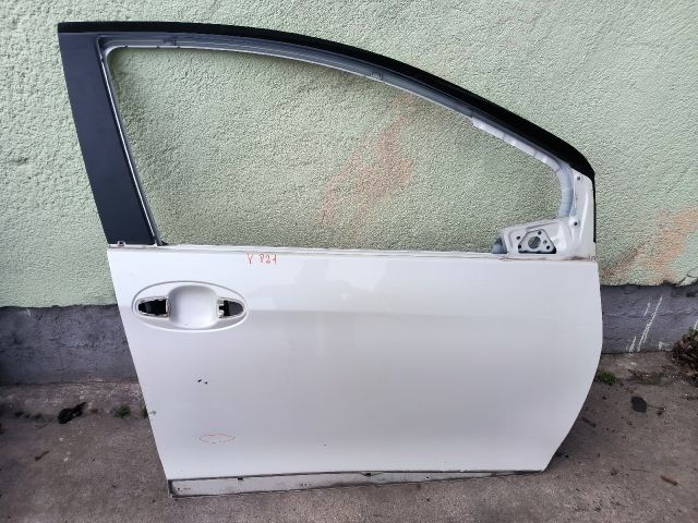 bontott TOYOTA YARIS Jobb első Ajtó (Üres lemez)