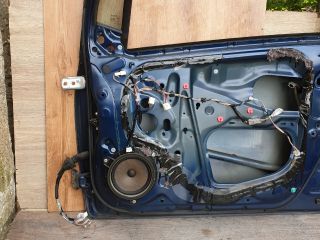 bontott TOYOTA YARIS Jobb első Ajtó (Üres lemez)