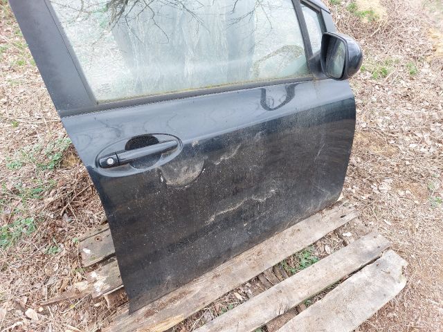 bontott TOYOTA YARIS Jobb első Ajtó (Üres lemez)