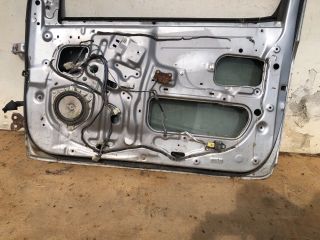 bontott TOYOTA YARIS Jobb első Ajtó (Üres lemez)