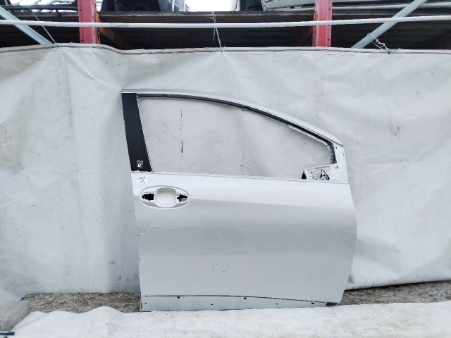 bontott TOYOTA YARIS Jobb első Ajtó (Üres lemez)