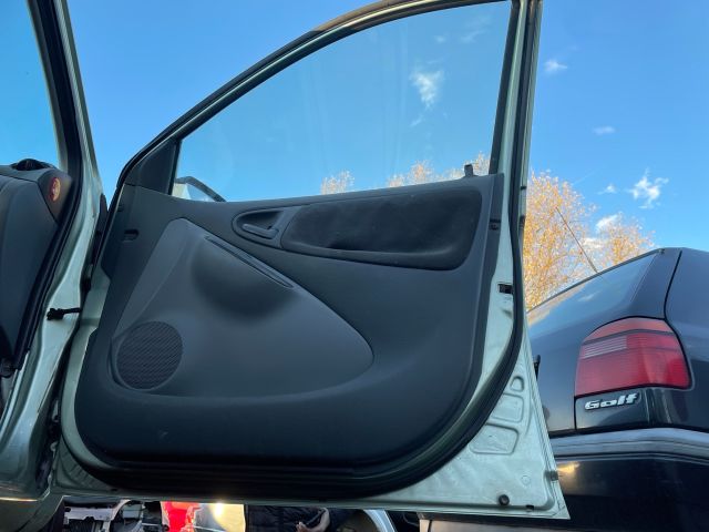 bontott TOYOTA YARIS Jobb első Ajtó (Üres lemez)