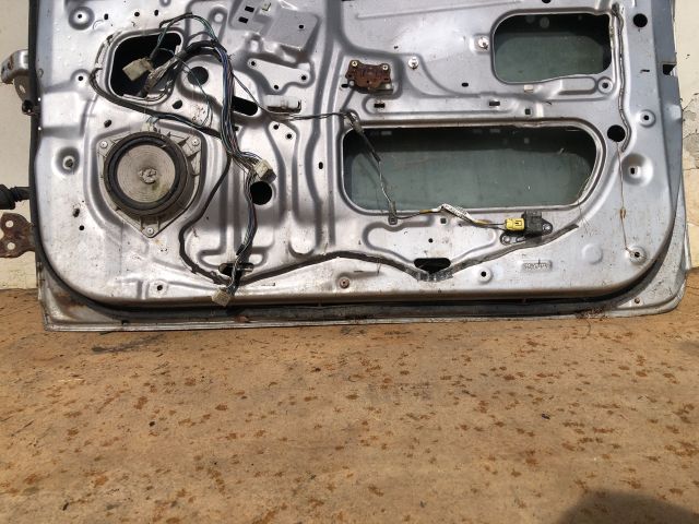 bontott TOYOTA YARIS Jobb első Ajtó (Üres lemez)