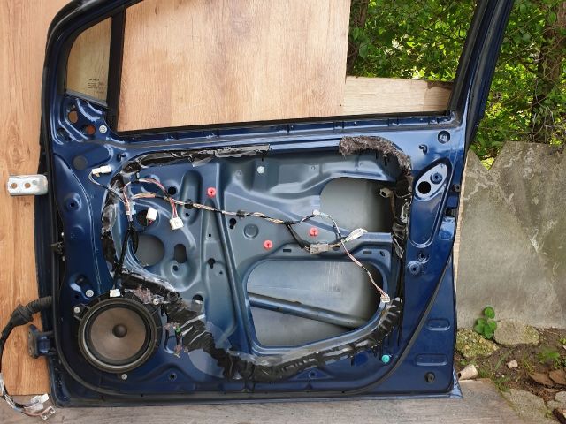 bontott TOYOTA YARIS Jobb első Ajtó (Üres lemez)