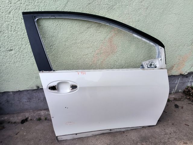 bontott TOYOTA YARIS Jobb első Ajtó (Üres lemez)