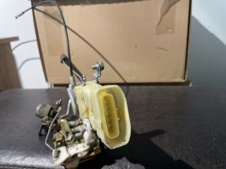 bontott TOYOTA YARIS Jobb első Ajtózár