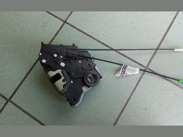 bontott TOYOTA YARIS Jobb első Ajtózár