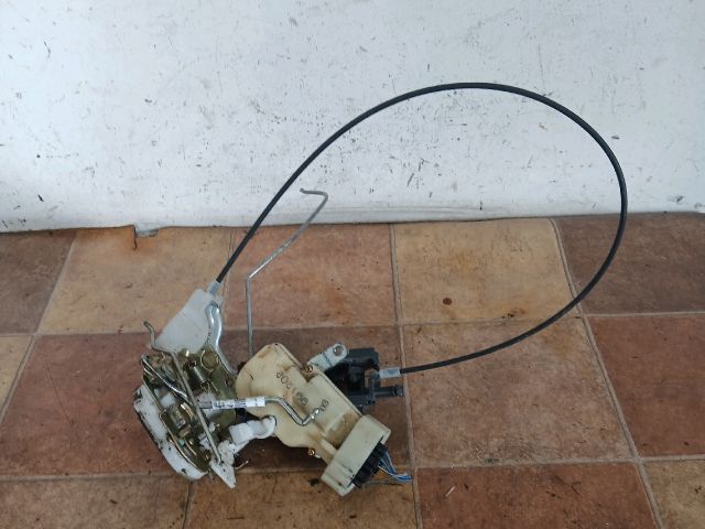 bontott TOYOTA YARIS Jobb első Ajtózár