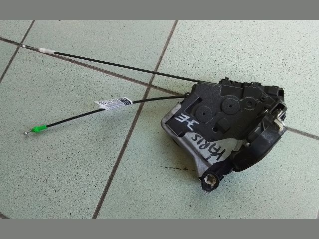 bontott TOYOTA YARIS Jobb első Ajtózár