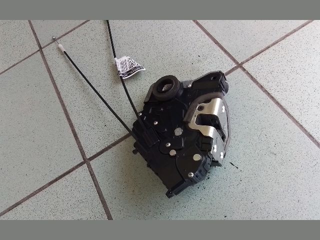 bontott TOYOTA YARIS Jobb első Ajtózár