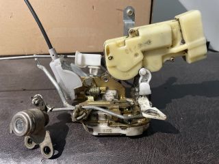 bontott TOYOTA YARIS Jobb első Ajtózár