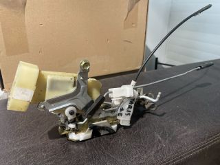 bontott TOYOTA YARIS Jobb első Ajtózár