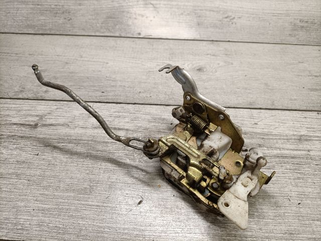 bontott TOYOTA YARIS Jobb első Ajtózár