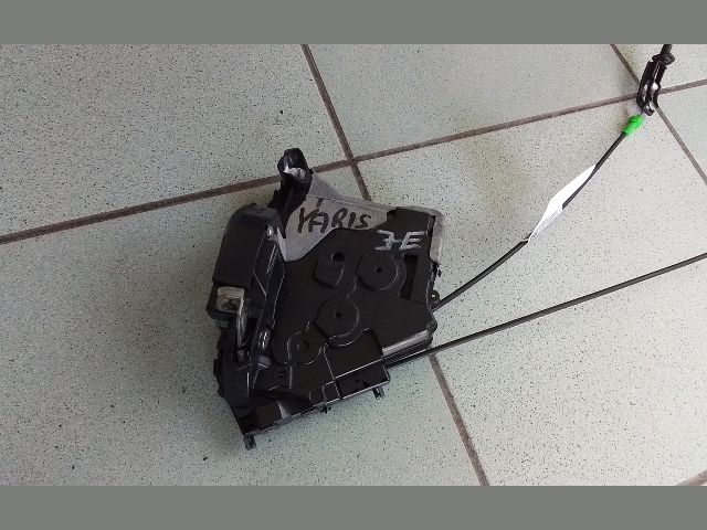 bontott TOYOTA YARIS Jobb első Ajtózár