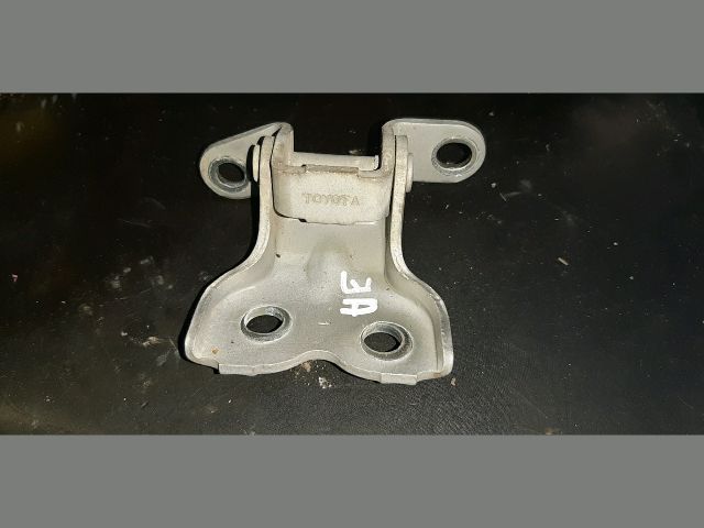 bontott TOYOTA YARIS Jobb első Alsó Zsanér