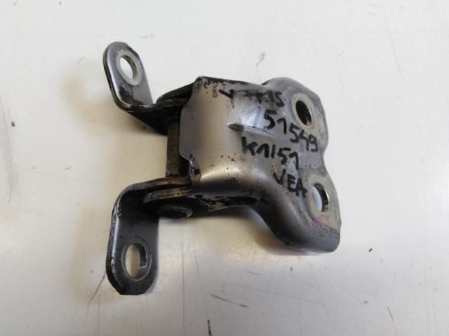 bontott TOYOTA YARIS Jobb első Alsó Zsanér