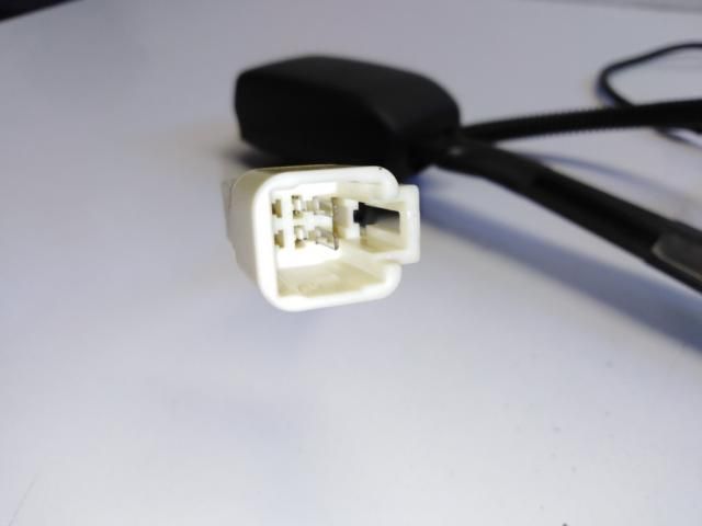 bontott TOYOTA YARIS Jobb első Biztonsági Öv Csat