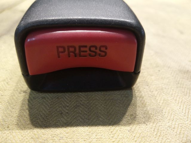 bontott TOYOTA YARIS Jobb első Biztonsági Öv Csat