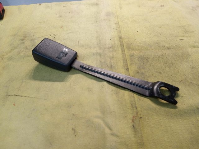 bontott TOYOTA YARIS Jobb első Biztonsági Öv Csat