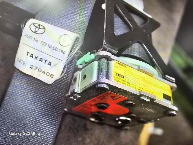 bontott TOYOTA YARIS Jobb első Biztonsági Öv