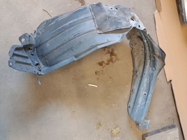 bontott TOYOTA YARIS Jobb első Első Dobbetét (Kerékjárati, Műanyag)