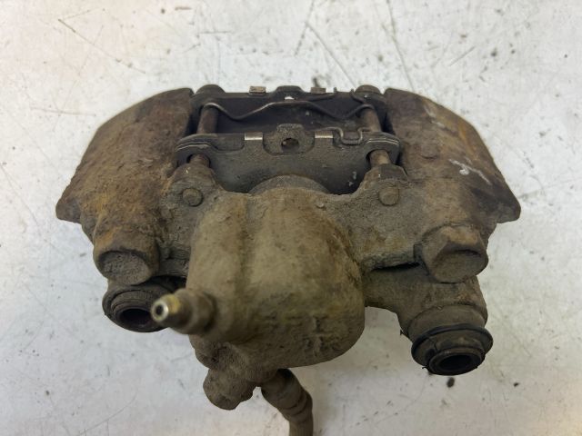 bontott TOYOTA YARIS Jobb első Féknyereg Munkahengerrel