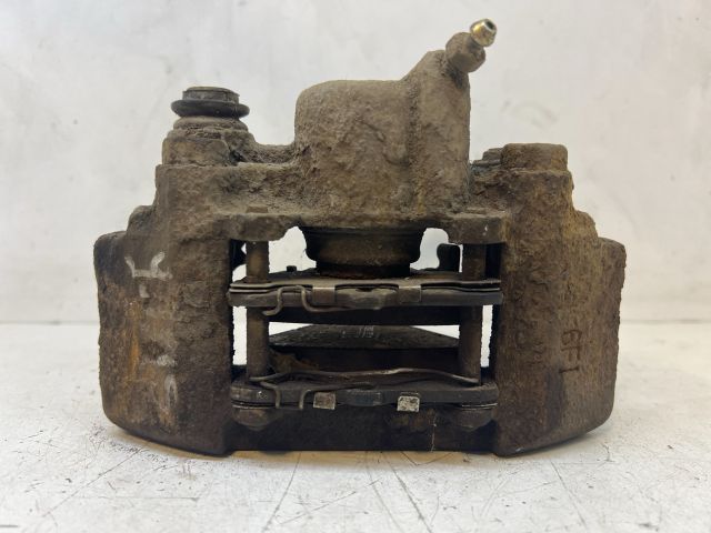 bontott TOYOTA YARIS Jobb első Féknyereg Munkahengerrel