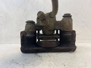 bontott TOYOTA YARIS Jobb első Féknyereg Munkahengerrel