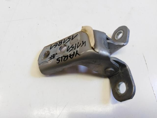 bontott TOYOTA YARIS Jobb első Felső Zsanér