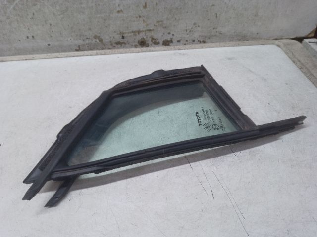 bontott TOYOTA YARIS Jobb első Fixüveg (Ajtóban)