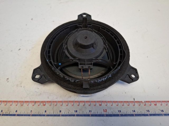 bontott TOYOTA YARIS Jobb első Hangszóró