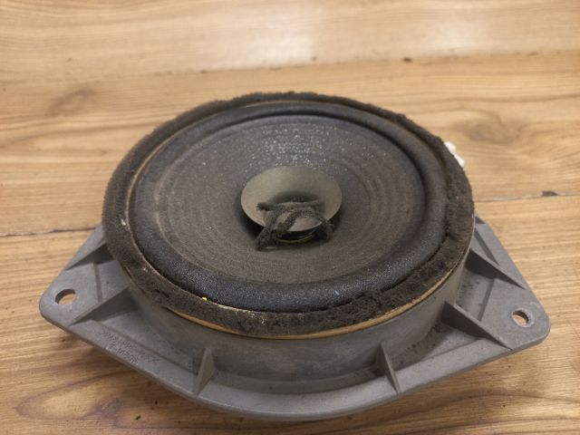 bontott TOYOTA YARIS Jobb első Hangszóró