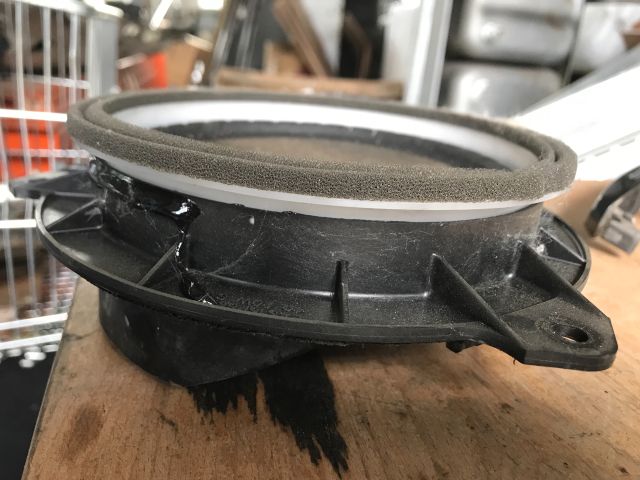 bontott TOYOTA YARIS Jobb első Hangszóró