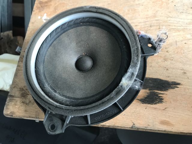 bontott TOYOTA YARIS Jobb első Hangszóró