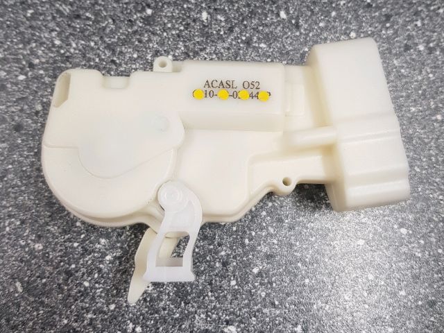 bontott TOYOTA YARIS Jobb első Központizár Motor