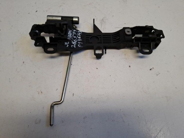 bontott TOYOTA YARIS Jobb első Külső Kilincsfészek