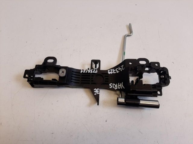 bontott TOYOTA YARIS Jobb első Külső Kilincsfészek