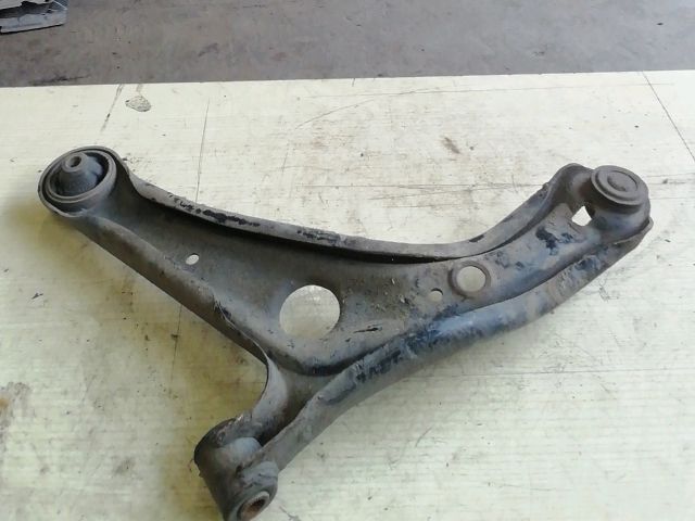 bontott TOYOTA YARIS Jobb első Lengőkar