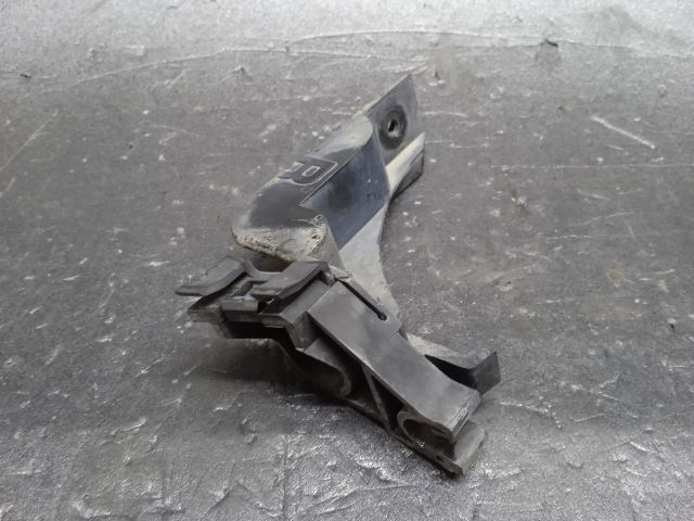 bontott TOYOTA YARIS Jobb első Lökhárító Tartó (Műanyag)