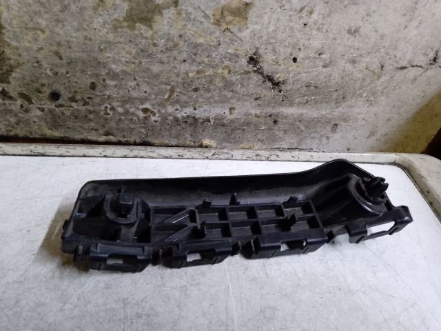 bontott TOYOTA YARIS Jobb első Lökhárító Tartó (Műanyag)