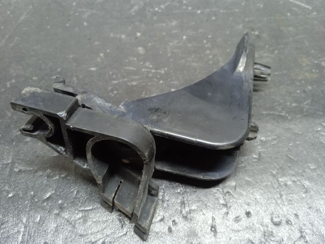 bontott TOYOTA YARIS Jobb első Lökhárító Tartó (Műanyag)