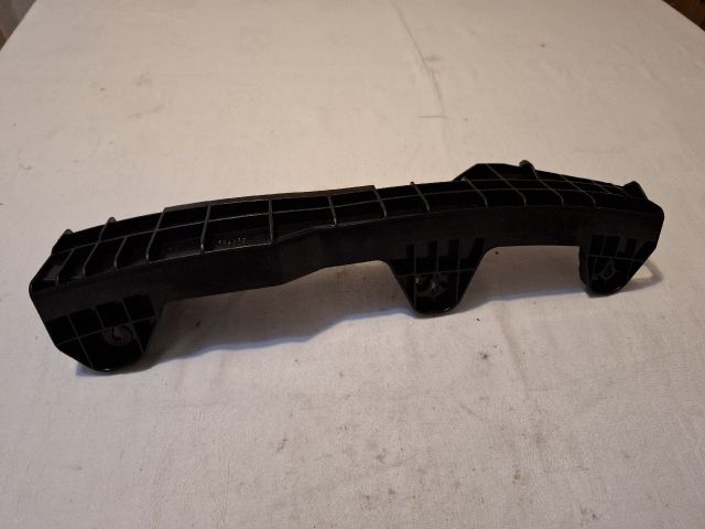 bontott TOYOTA YARIS Jobb első Oldal Lökhárító Tartó (Műanyag)