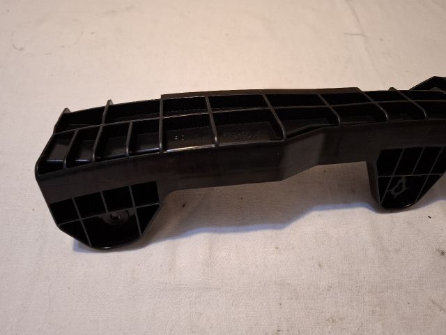 bontott TOYOTA YARIS Jobb első Oldal Lökhárító Tartó (Műanyag)