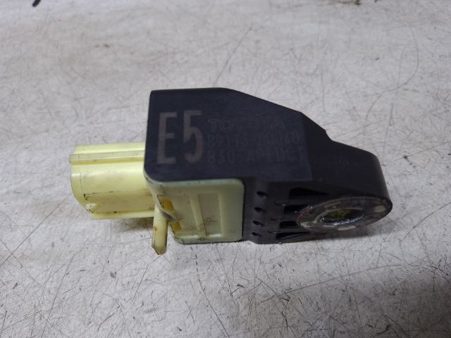 bontott TOYOTA YARIS Jobb első Oldal Ütközés Érzékelő