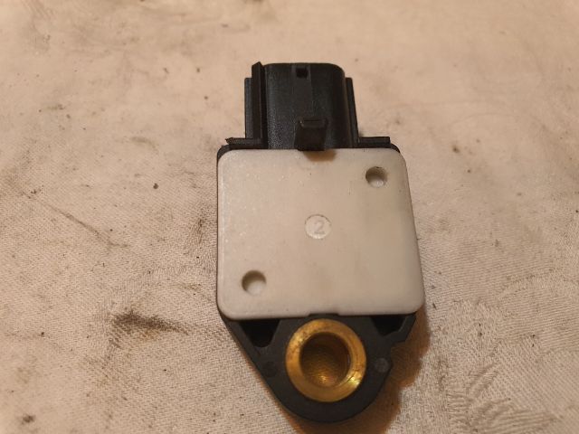 bontott TOYOTA YARIS Jobb első Oldal Ütközés Érzékelő