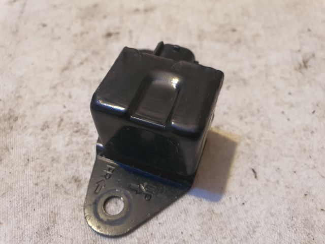 bontott TOYOTA YARIS Jobb első Oldal Ütközés Érzékelő