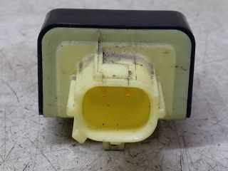 bontott TOYOTA YARIS Jobb első Oldal Ütközés Érzékelő