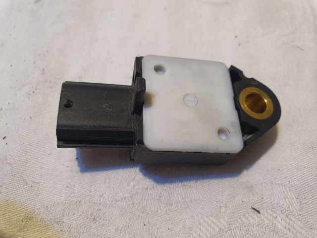 bontott TOYOTA YARIS Jobb első Oldal Ütközés Érzékelő