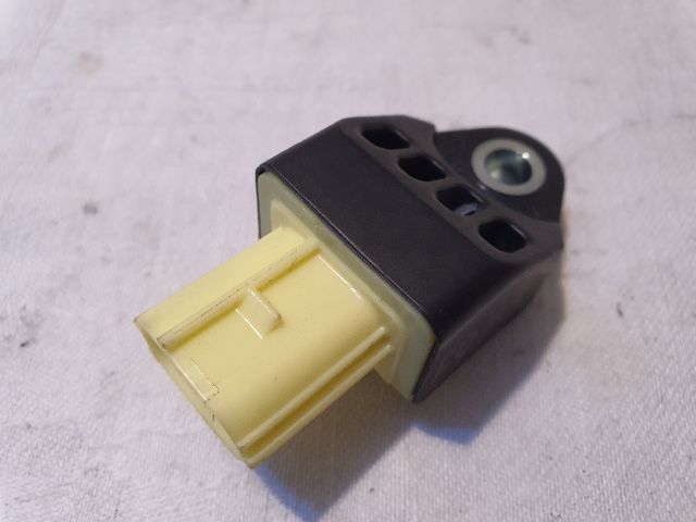 bontott TOYOTA YARIS Jobb első Oldal Ütközés Érzékelő