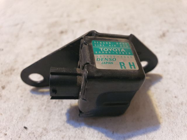 bontott TOYOTA YARIS Jobb első Oldal Ütközés Érzékelő